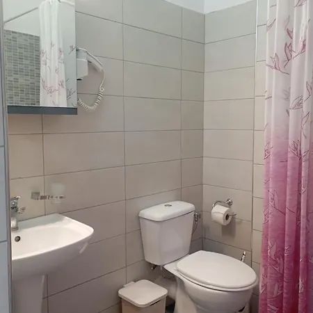 In Himaras Heart מלון