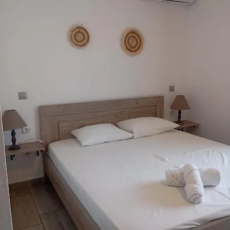 Hotel In Himaras Heart 3*