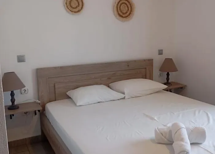 Hotel In Himaras Heart 3*